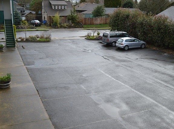 5th image of 801 W Fourth Plain Blvd