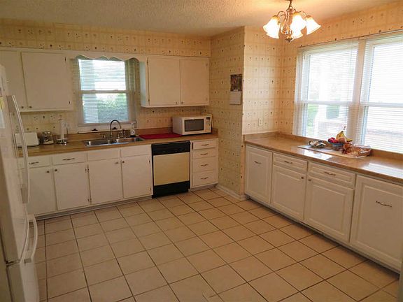 3rd image of 3714 Colonial Heritage Dr