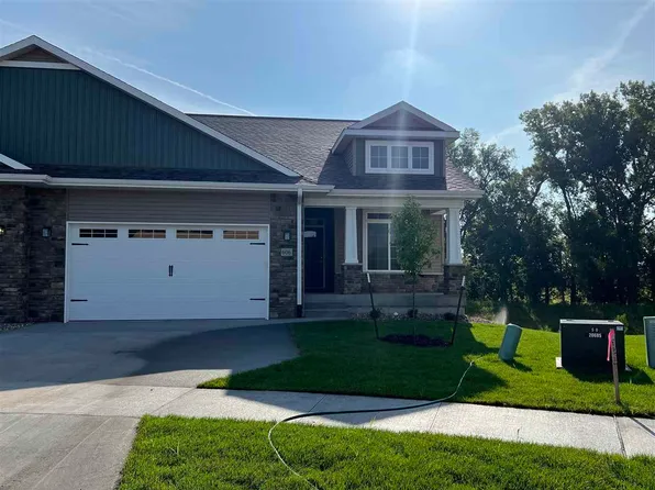 606 Hillside Dr, Tiffin, IA 52340
