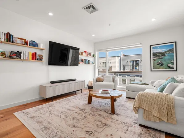 362-364 W Broadway #5, Boston, MA 02127