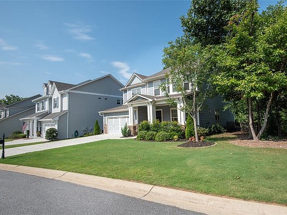 2nd image of 2640 Parks Edge Dr SE