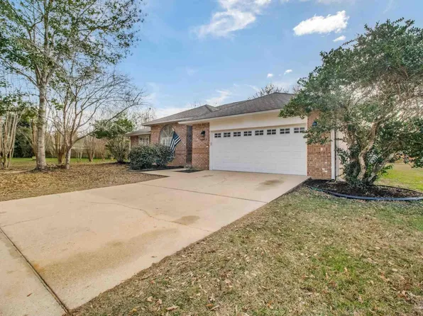 10675 Aloe Ln, Lillian, AL 36549