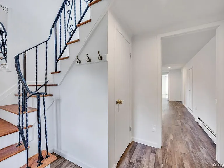 405 Massapequa Ave — Photo 3