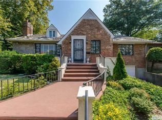 112 Malba Dr, Malba, NY 11357