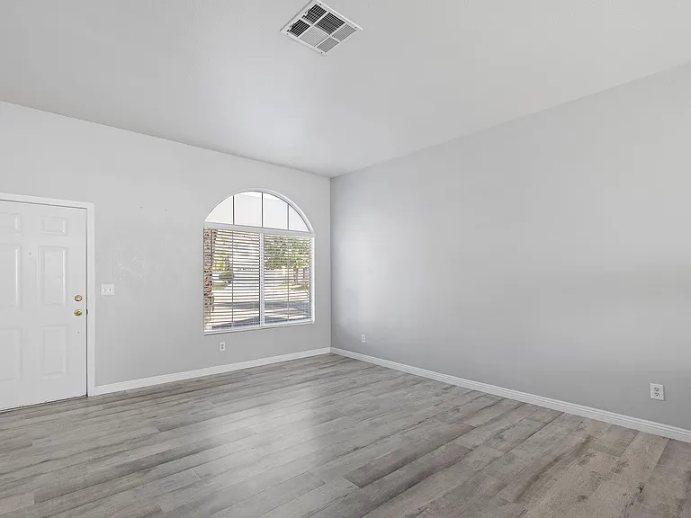 37 Fox Trace Ct — Photo 2