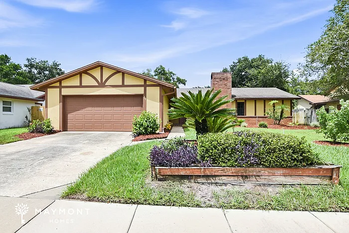 3 bed, 2.0 bath, 1472 sqft, $2,345 — Photo 1
