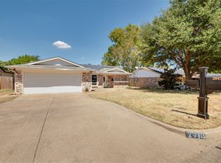 2913 David Ln, Arlington, TX 76013