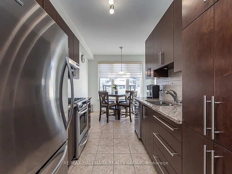 534 Rochefort Cir — Photo 8