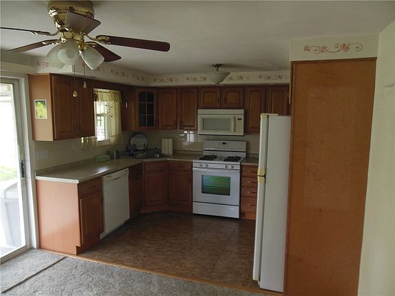 4th image of 412 Lois Dr