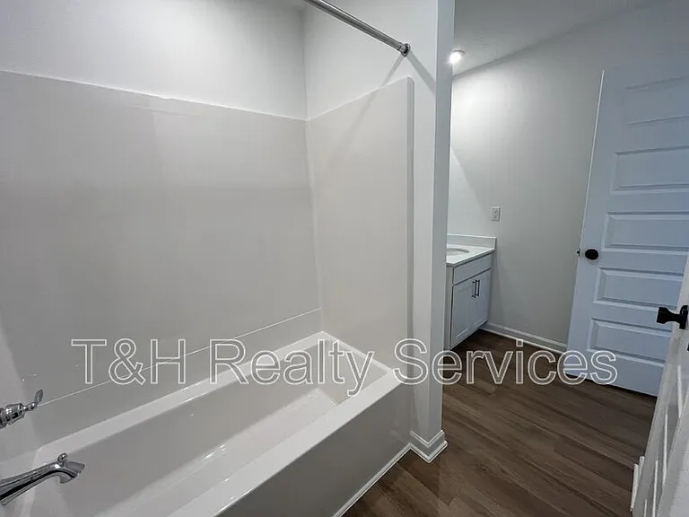 9275 Loyola Way — Photo 28