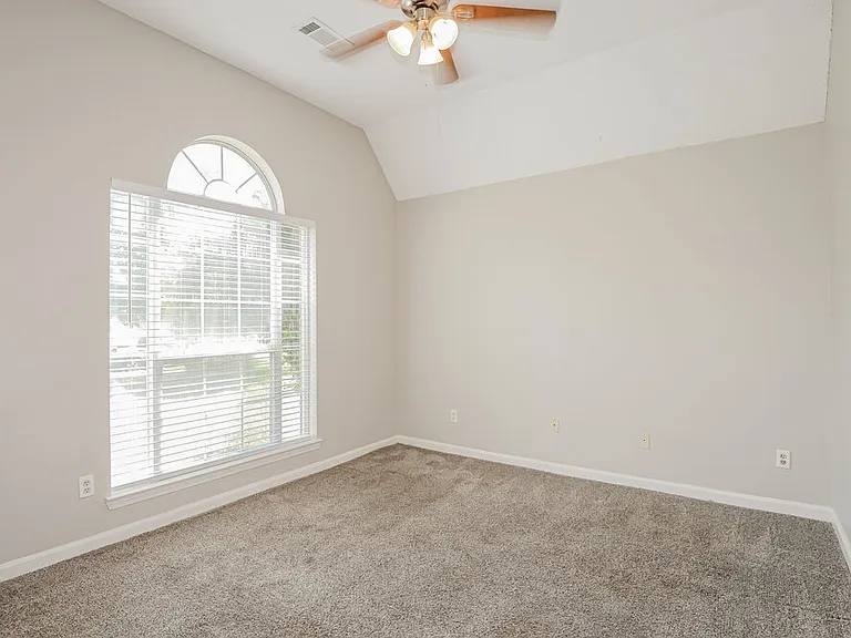 661 Shelley Renee Ln — Photo 12