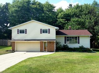 18160 Meadow Ln, Strongsville, OH