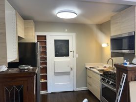 2927 S Delaware Ave, Milwaukee, WI