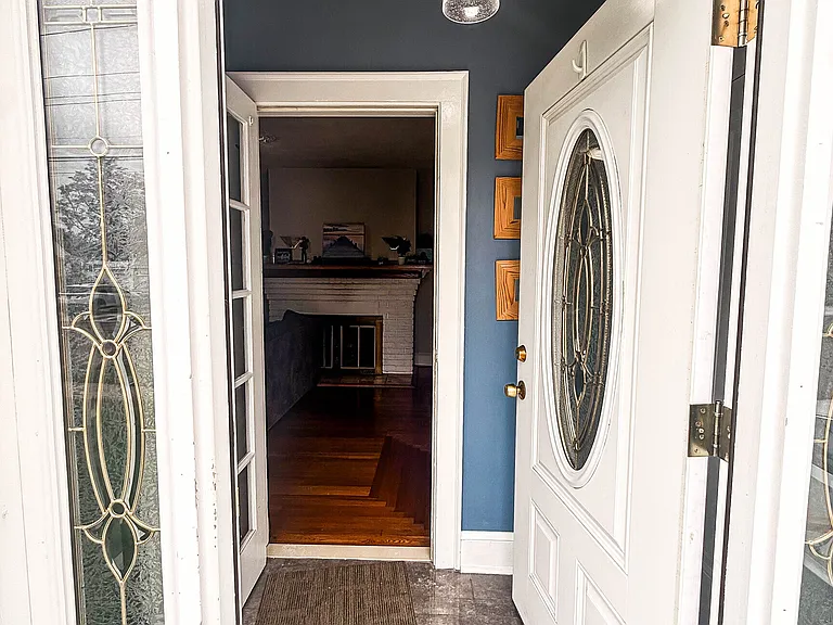 38 Grandview Ave — Photo 9