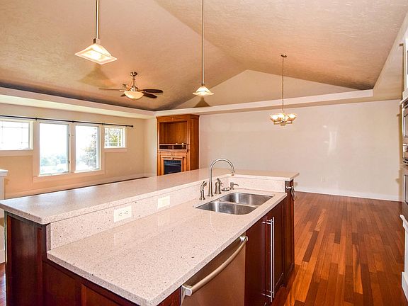 1628 Read Mountain Rd NE-large-004-008-P