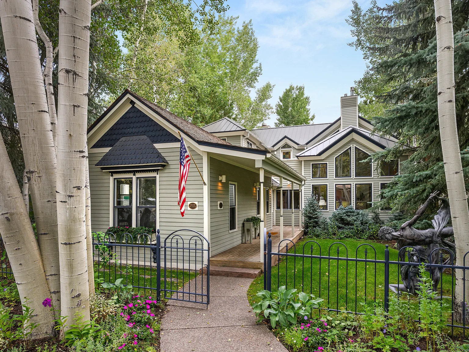 5 bed, 5.5 bath, 4259 sqft, $85,000 — Photo 1