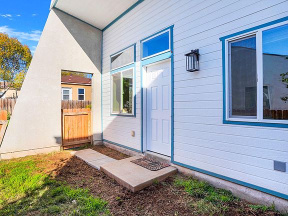 5th image of 1740 Dahlia Ave