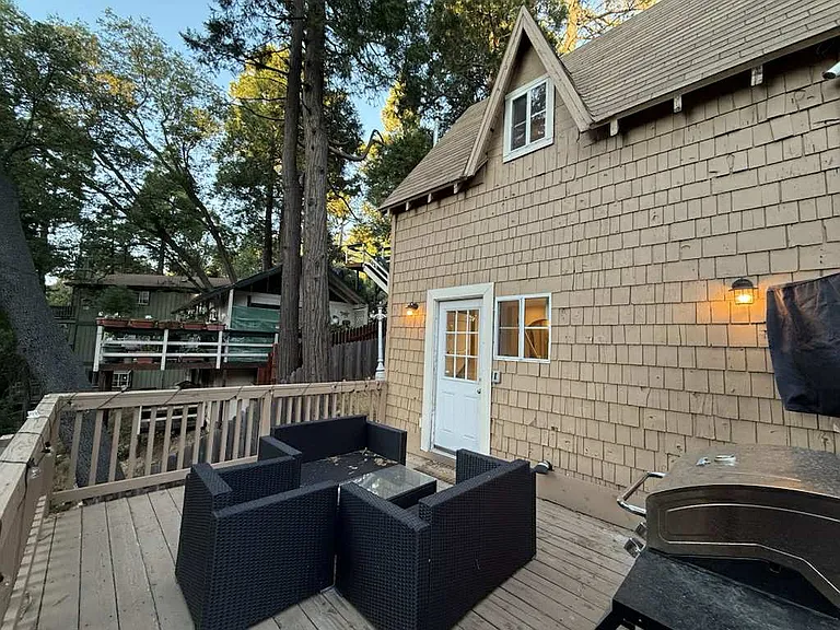 23624 Scenic Dr — Photo 2
