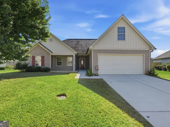 271 Stillwood Dr, Winder, GA 30680