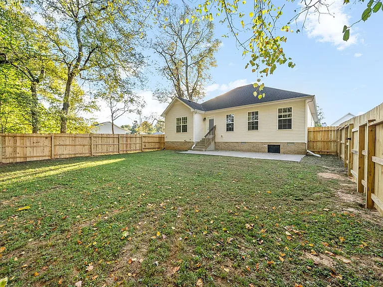 2845 Teakwood Dr — Photo 32