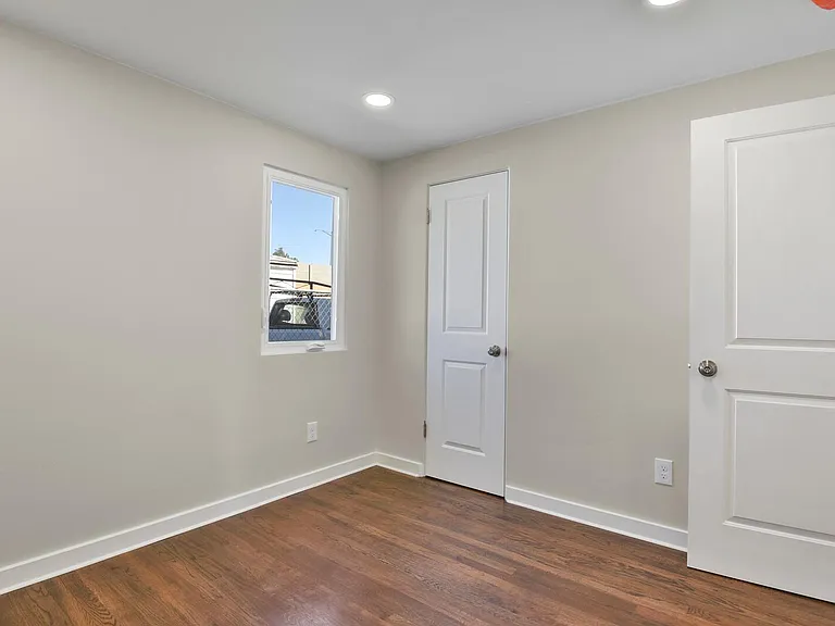 4729 Meade St — Photo 5