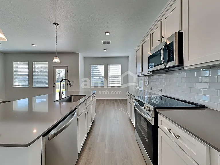 6361 Atlantic Beach Ave — Photo 4