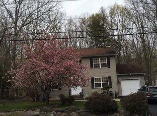 172 Somerset Dr, East Stroudsburg, PA 18301