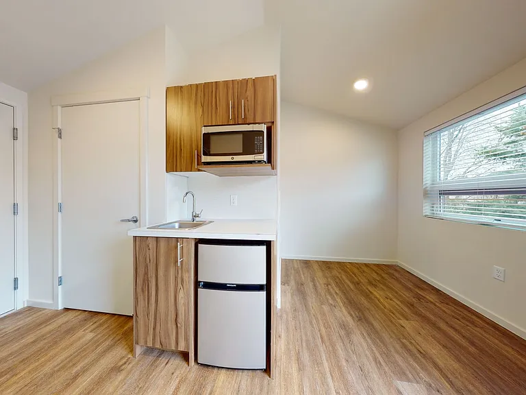 Plaza Apartments — Photo 123