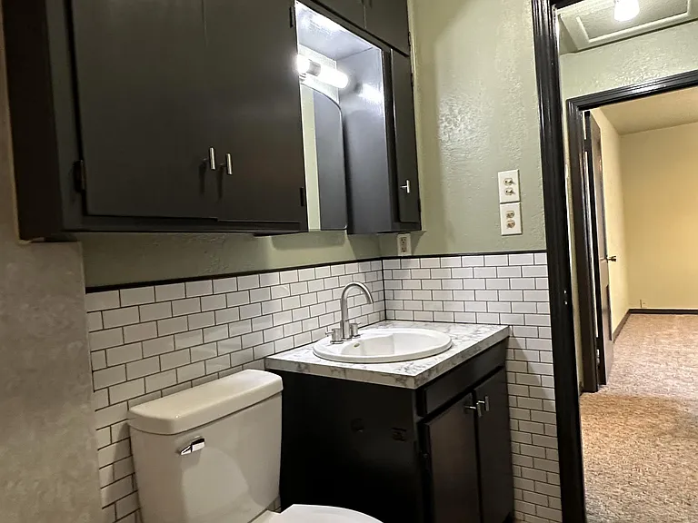 811 W Rush Ave — Photo 17