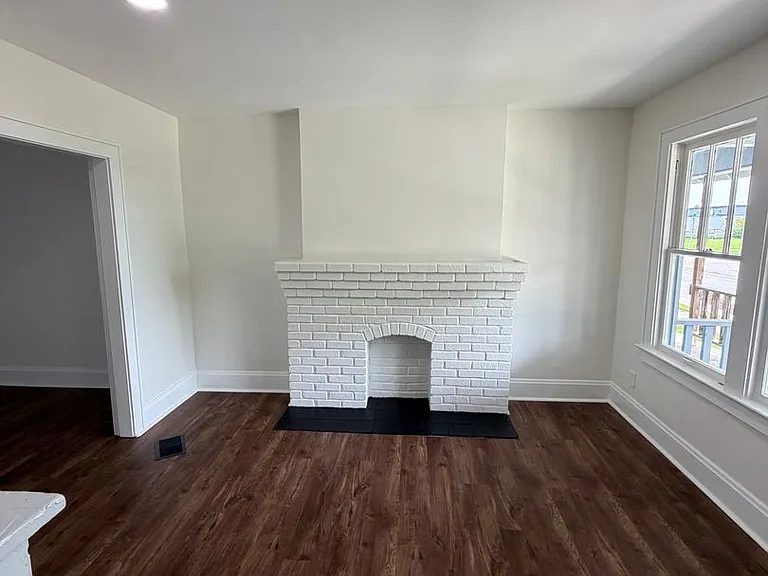 726 Frebis Ave — Photo 4