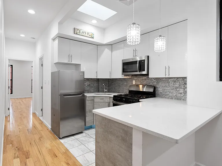 235 5th Ave #3 — Photo 11