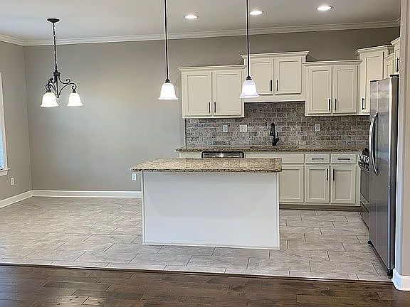3rd image of 3605 W Enclave Dr
