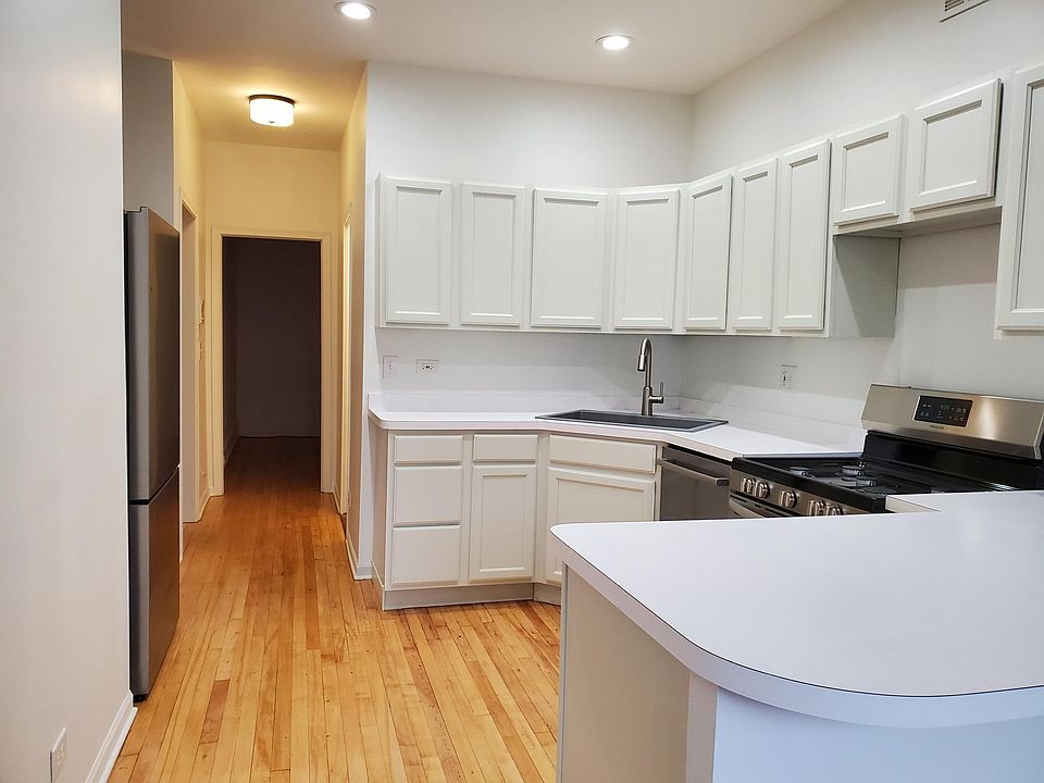 1st image of 4837 N Claremont Ave #1