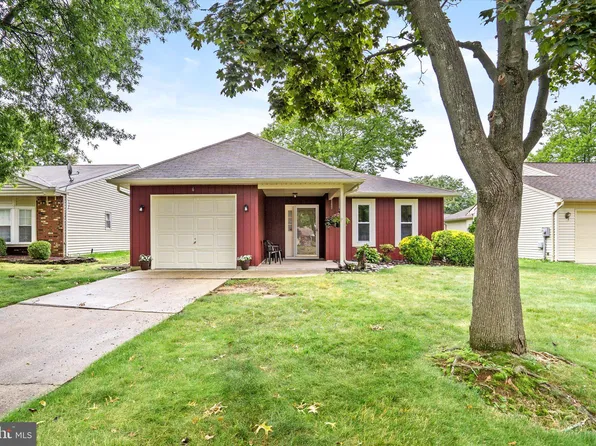 6 Candlelight Cir, Columbus, NJ 08022