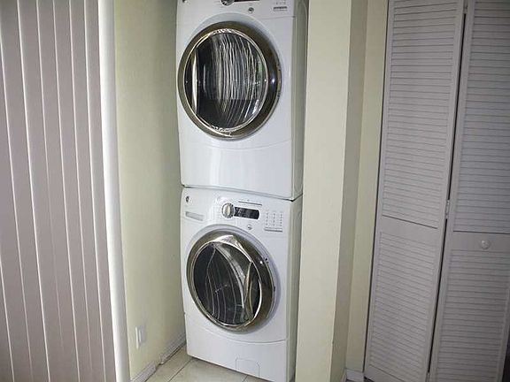 5th image of 7722 Sanibel Dr