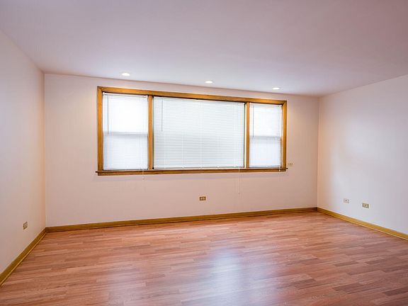 3rd image of 1601 Scoville Ave Unit Gs