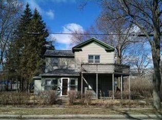 1107 4th St, Three Rivers, MI 49093
