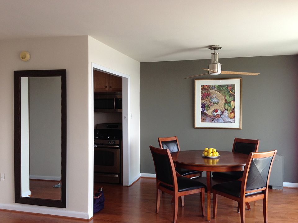 1st image of 10401 Grosvenor Pl APT 1112