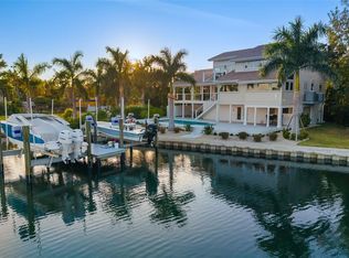 225 Little Pond Ln, Sarasota, FL 34242