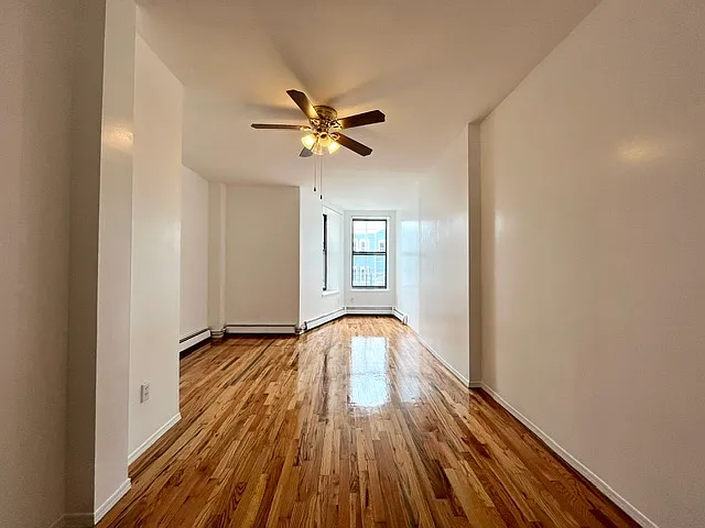 924 Hancock St #2 — Photo 13