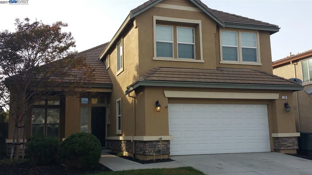 19 Matisse Ct photo 1