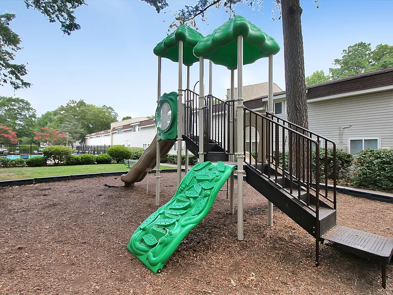 401 Turlington Rd — Photo 18