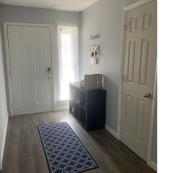 7013 Wagonwheel Rd — Photo 2