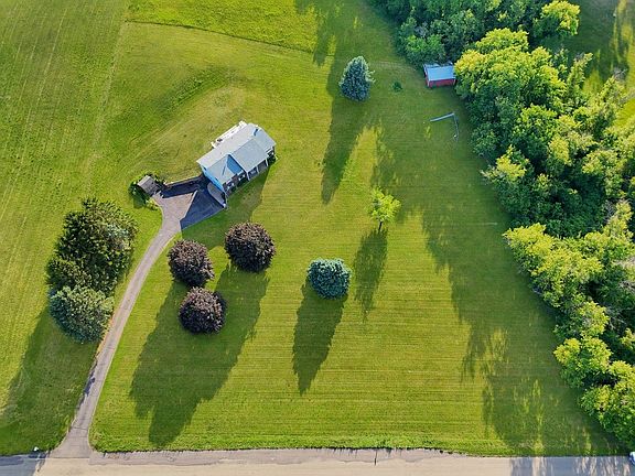 2nd image of 2508 Lundgren Rd