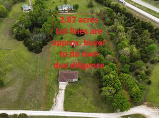 1534 Sunny Acres Pl, Bolivar, MO 65613