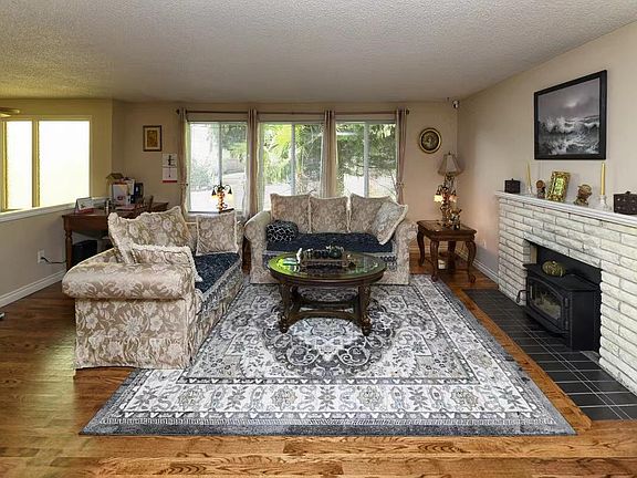 3rd image of 13204 91st Pl NE