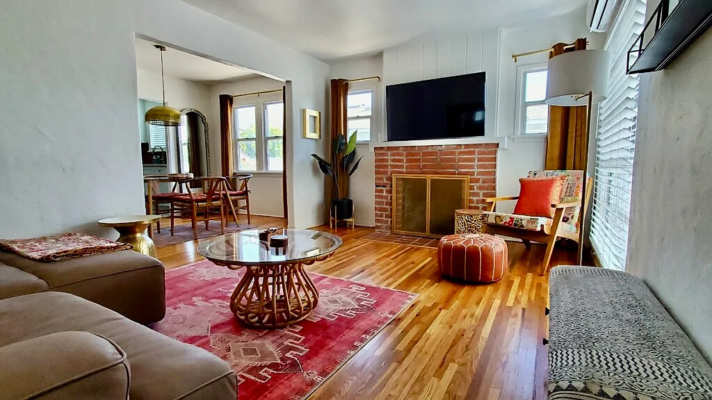 5512 Willowcrest Ave — Photo 1