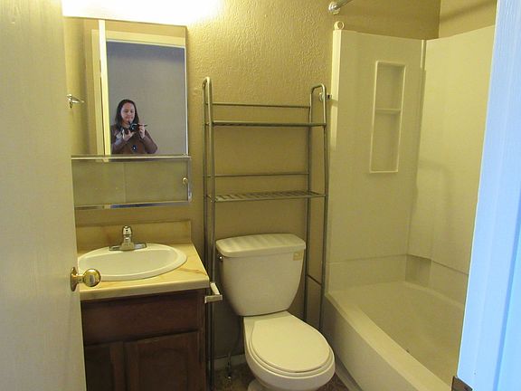5th image of 2321 S McKinley St APT A