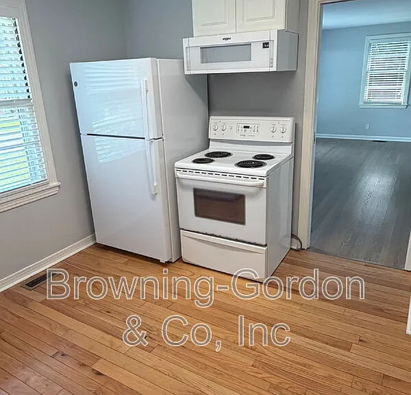 538 Fairlane Dr — Photo 10