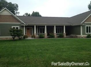 15157 Sunset St, Petersburg, IL 62675